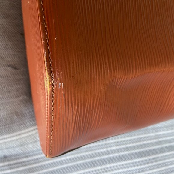 AUTHENTIC Louis Vuitton Sac Depaule - Picture 3 of 3